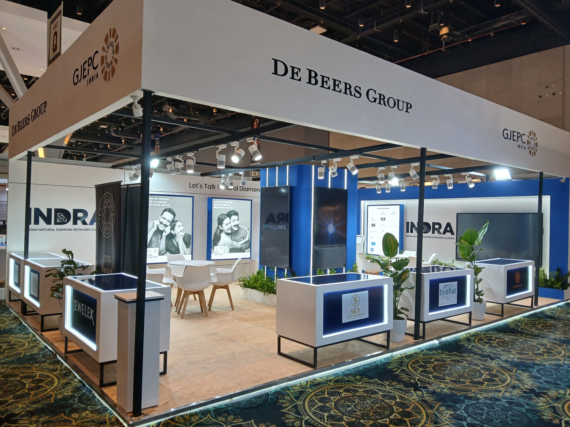 De Beers exhibition booth India Gem & Jewellery Show 2026 India by Silverline